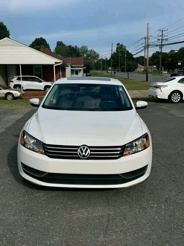 2014 Volkswagen Passat SE