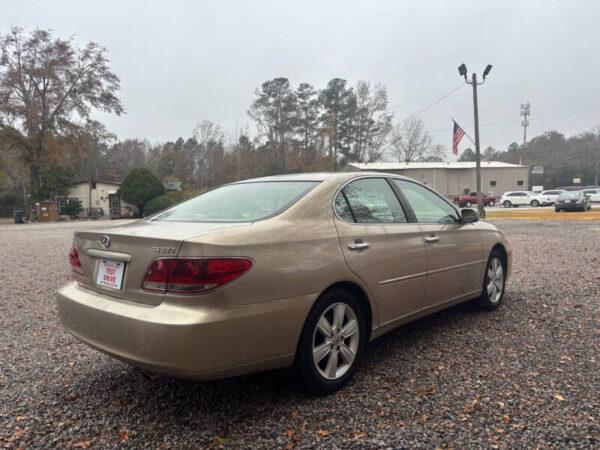 2006 Lexus ES 330 4dr Sedan  •  145,605 miles - Image 25