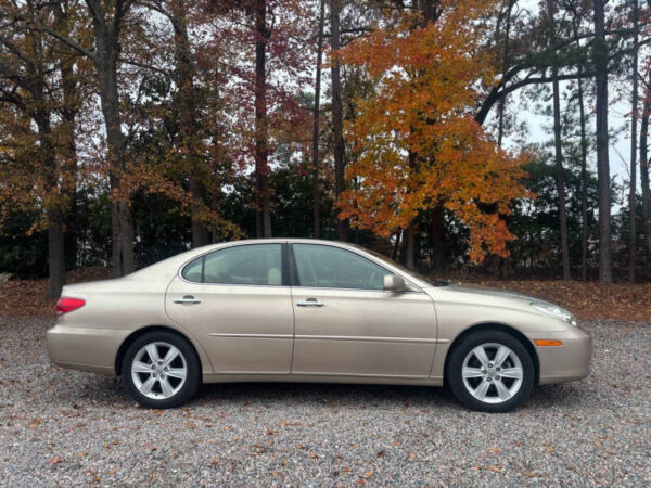 2006 Lexus ES 330 4dr Sedan  •  145,605 miles - Image 24
