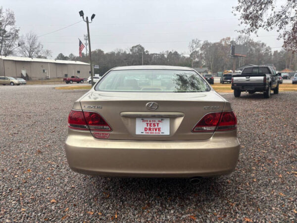 2006 Lexus ES 330 4dr Sedan  •  145,605 miles - Image 23