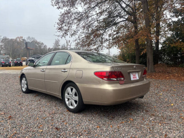2006 Lexus ES 330 4dr Sedan  •  145,605 miles - Image 19