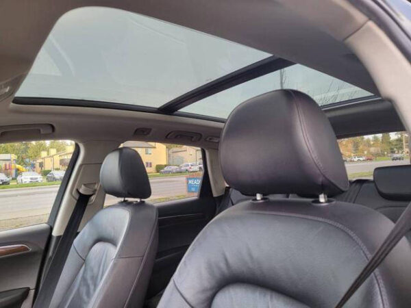 2010 Audi Q5 AWD 3.2 quattro Premium Plus 4dr SUV  •  122,775 miles - Image 13