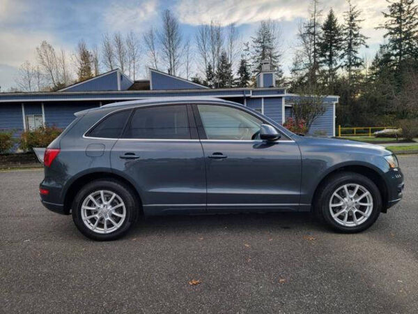 2010 Audi Q5 AWD 3.2 quattro Premium Plus 4dr SUV  •  122,775 miles - Image 4