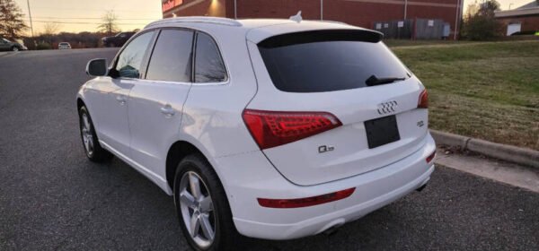 2011 Audi Q5 AWD 2.0T quattro Premium Plus 4dr SUV  •  107,400 miles - Image 8