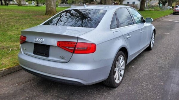 2013 Audi A4 AWD 2.0T quattro Prestige 4dr Sedan 6M  •  144,201 miles - Image 8