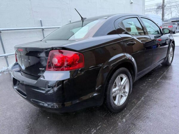 2014 Dodge Avenger SXT 4dr Sedan  •  131,240 miles - Image 18