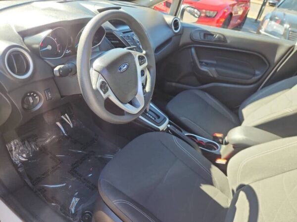 2018 Ford Escape SE 4dr SUV  •  47,285 miles - Image 13