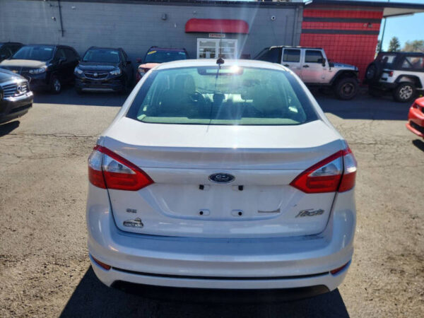 2017 Ford Fiesta SE 4dr Sedan  •  13,102 miles - Image 16
