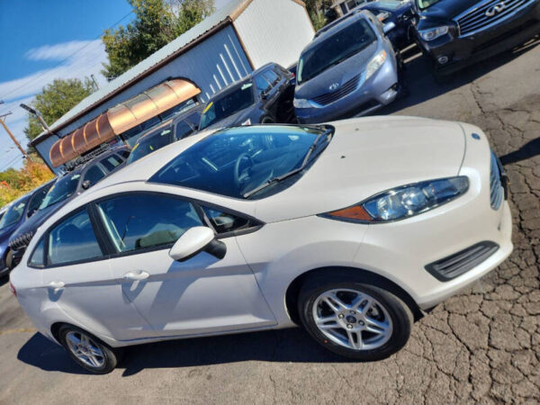 2017 Ford Fiesta SE 4dr Sedan  •  13,102 miles - Image 25