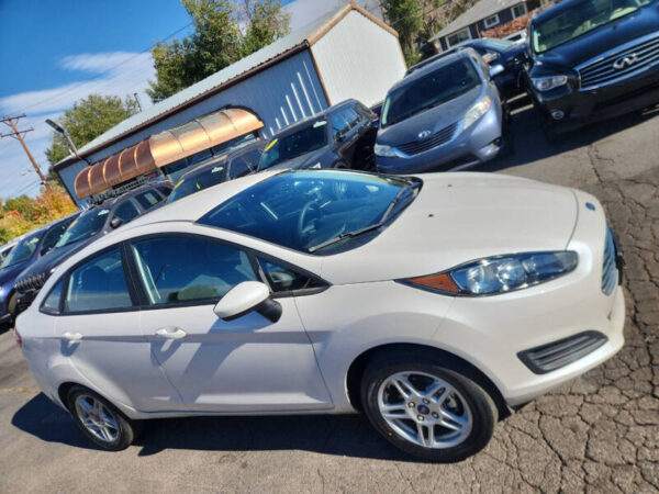 2017 Ford Fiesta SE 4dr Sedan  •  13,102 miles - Image 20