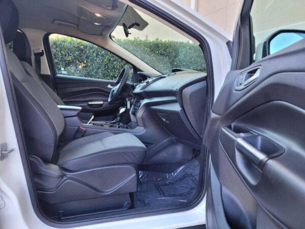 2018 Ford Escape SE 4dr SUV  •  47,285 miles - Image 37