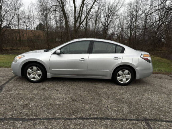 2007 Nissan Altima 2.5 4dr Sedan  •  151,751 miles - Image 16