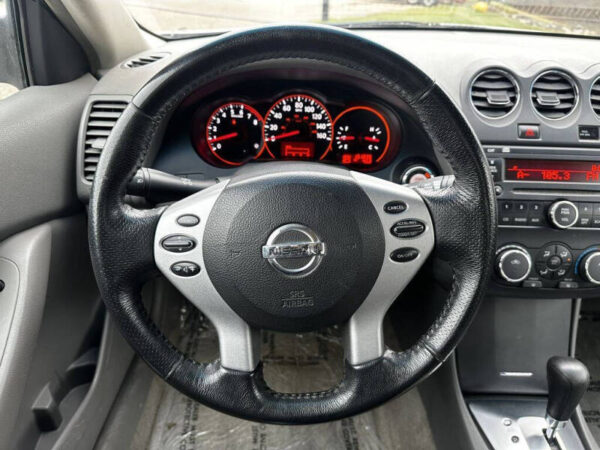2007 Nissan Altima 2.5 4dr Sedan  •  151,751 miles - Image 7