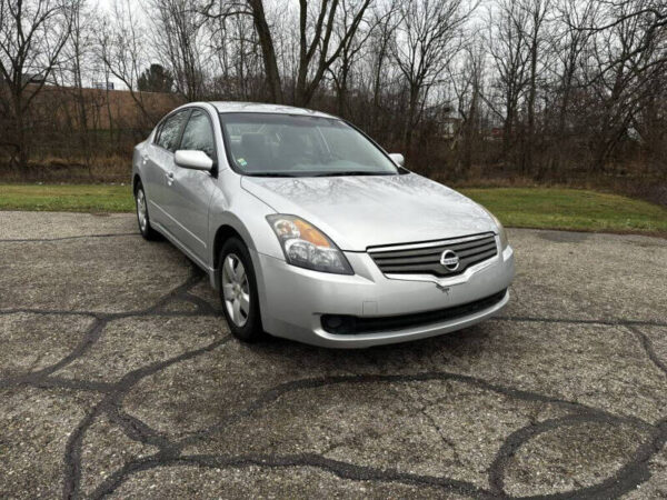 2007 Nissan Altima 2.5 4dr Sedan  •  151,751 miles