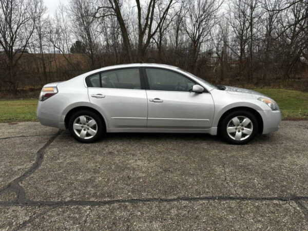2007 Nissan Altima 2.5 4dr Sedan  •  151,751 miles - Image 2