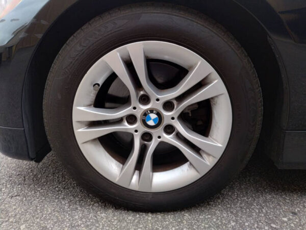 2008 BMW 3 Series AWD 328xi 4dr Sedan  •  116,992 miles - Image 3
