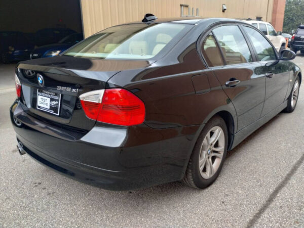 2008 BMW 3 Series AWD 328xi 4dr Sedan  •  116,992 miles - Image 11