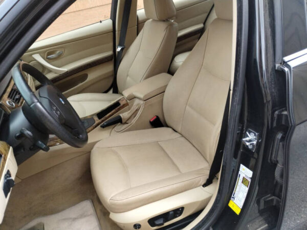 2008 BMW 3 Series AWD 328xi 4dr Sedan  •  116,992 miles - Image 9